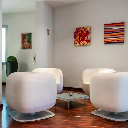 Columbia Hotel 3*